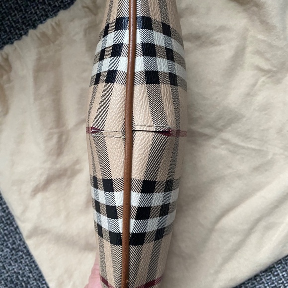 Burberry bag - Picture 3 of 4